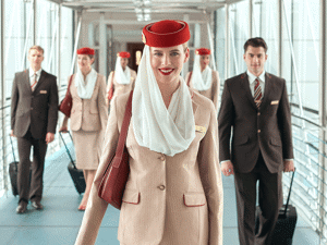 Emirates cerca 5.000 cabin crew
