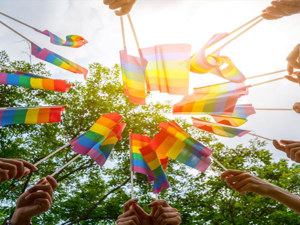 Vueling rivela le migliori destinazioni europee per festeggiare il Pride