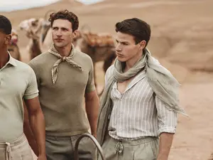 Il lino da viaggio incontra i colori di Marrakech