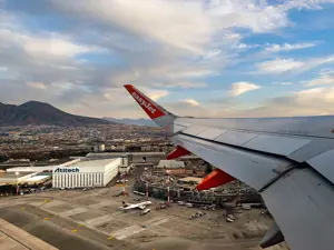 easyJet festeggia 10 anni di base e 25 anni di voli a Napoli