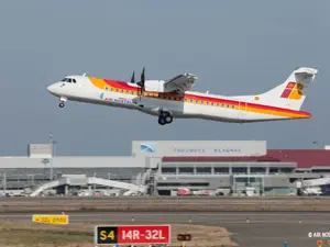 Air Nostrum - Avion Tourism