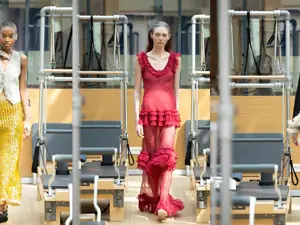 L'eleganza come rituale nell'Haute Couture di Julie de Libran