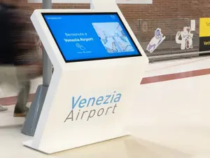 New digital kiosks with interactive map at Venice airport