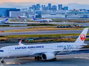 Con Japan Airlines noleggio di abbigliamento a destinazione