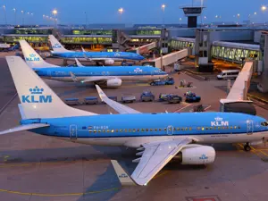 Amsterdam - Avion Tourism