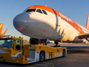 easyJet and Schiphol use electric TaxiBot to reduce emissions on the ground