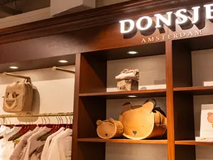Donsje Amsterdam opens at Schiphol