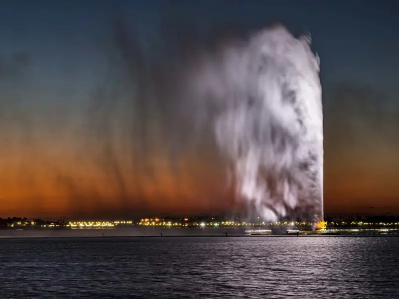 Jeddah,&nbsp;Fontana di Re Fahd&nbsp;Copyright © Sisterscom.com /&nbsp;Depositphotos
