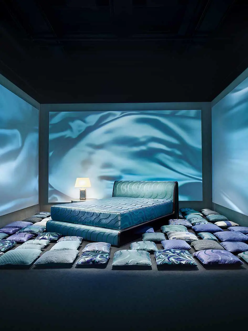 Armani Casa 2022, la seta liquida.