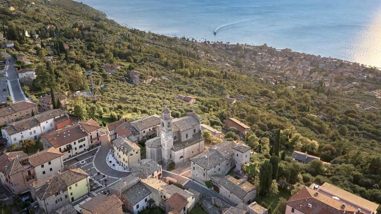 Cape of Senses, Albisano. Foto: Copyright © Andrea Renaldi.