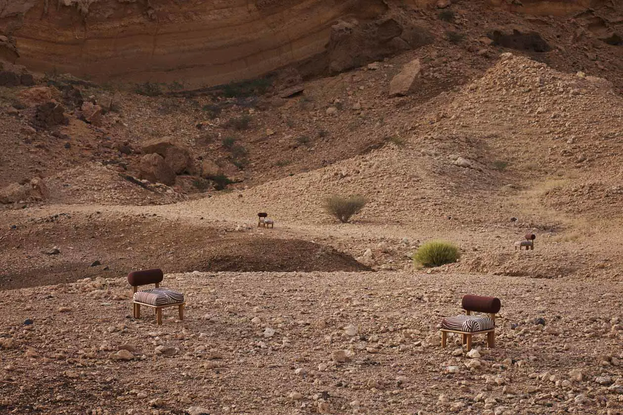 The Wandering Majlis di Jwana Hamdan al Buhais Geology Park di Sharjah. Copyright © Jwana Hamdan