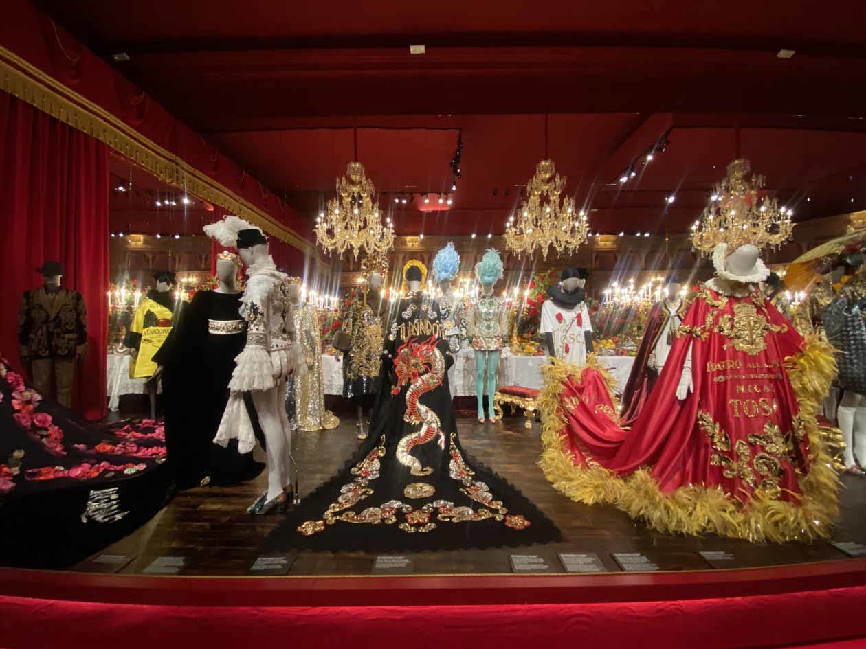 Mostra "Dal Cuore alle Mani: Dolce&Gabbana" al Palazzo Reale di Milano. Copyright © Avion Luxury Magazine.