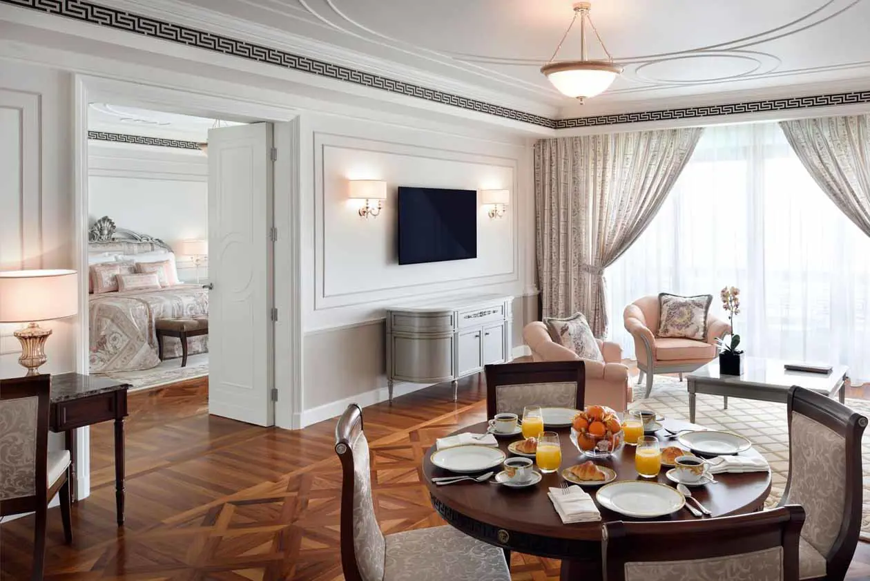 Grand suite. Copyright © Palazzo Versace Dubai.