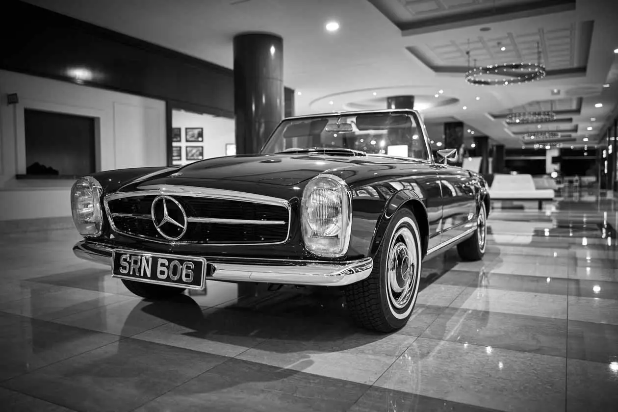 Mercedes-Benz SL W113 Pagoda elettrica di Everrati. © Everrati