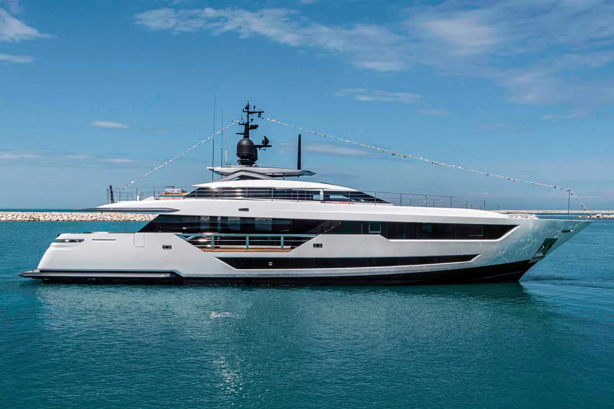 Custom Line 120’ M/Y Someday. Copyright © Custom Line Ferretti Group 