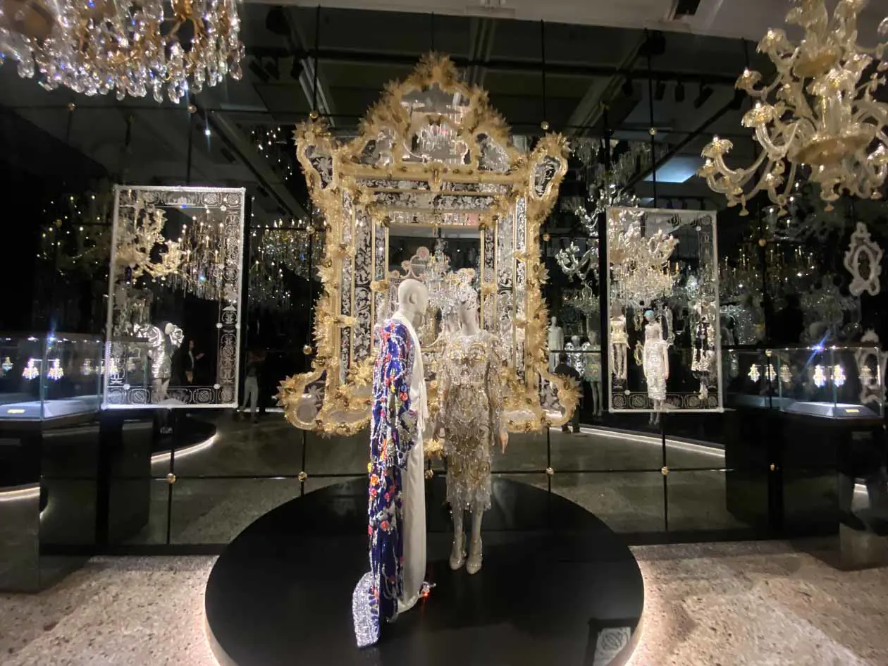 Mostra "Dal Cuore alle Mani: Dolce&Gabbana" al Palazzo Reale di Milano. Copyright © Avion Luxury Magazine.