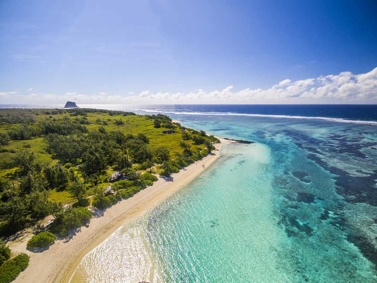 SCENERIES SEA, BEACHES ILE PLATE. Copyright © Mauritius Tourism Promotion Authority