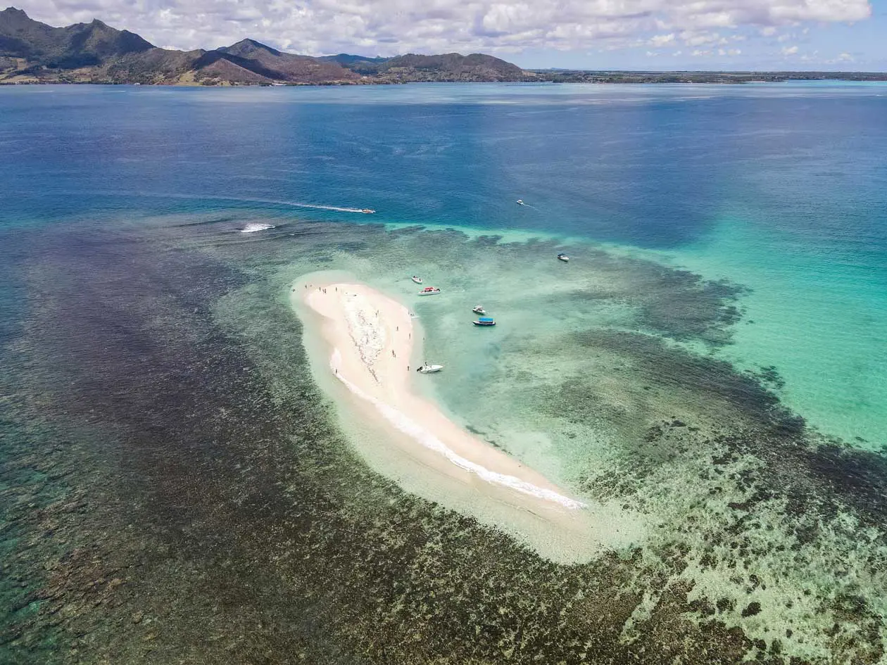 SCENERIES SEA, BEACHES ILOT FLAMANTS. Copyright © Mauritius Tourism Promotion Authority