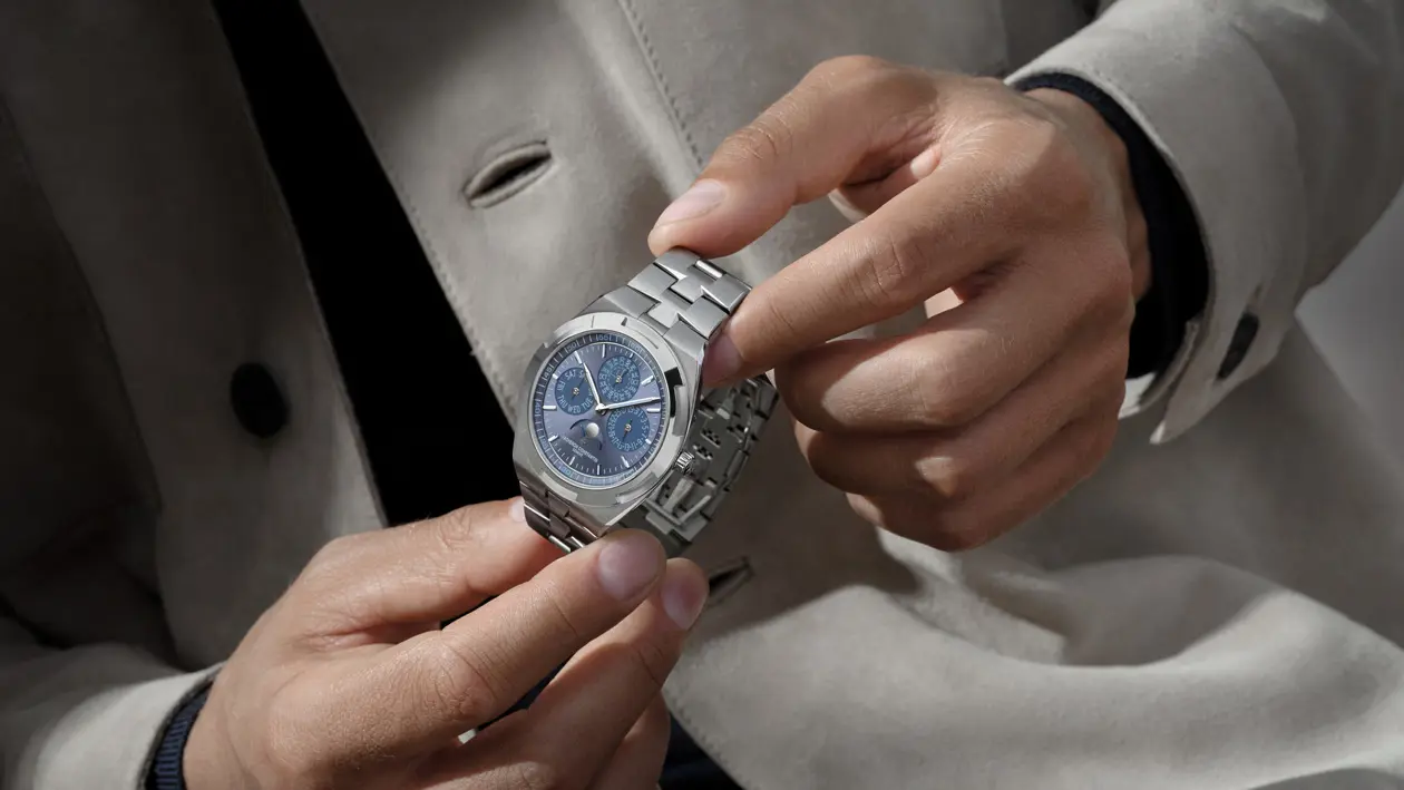 Overseas Calendario Perpetuo Ultra-Piatto. Foto: Copyright © Ufficio Stampa Vacheron Constantin