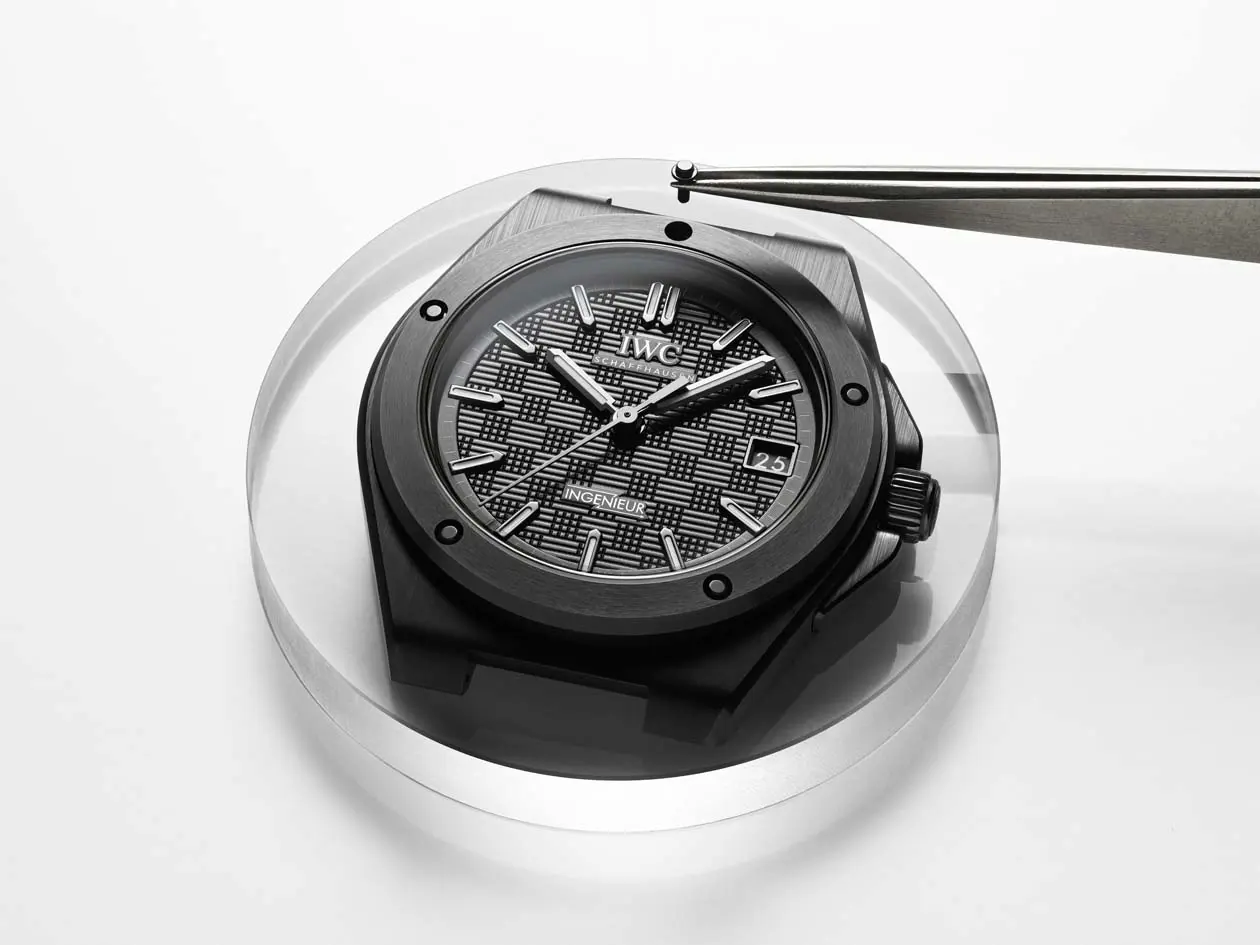 IWC Schaffhausen Ingenieur Automatic 42 in ceramica nera Copyright © IWC Schaffhausen