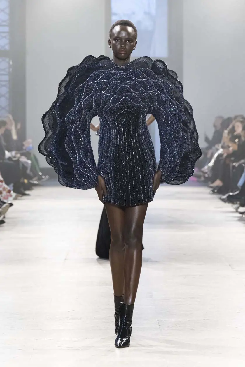 Rahul Mishra Haute Couture Primavera-Estate 2026 Foto: Copyright © Rahul Mishra