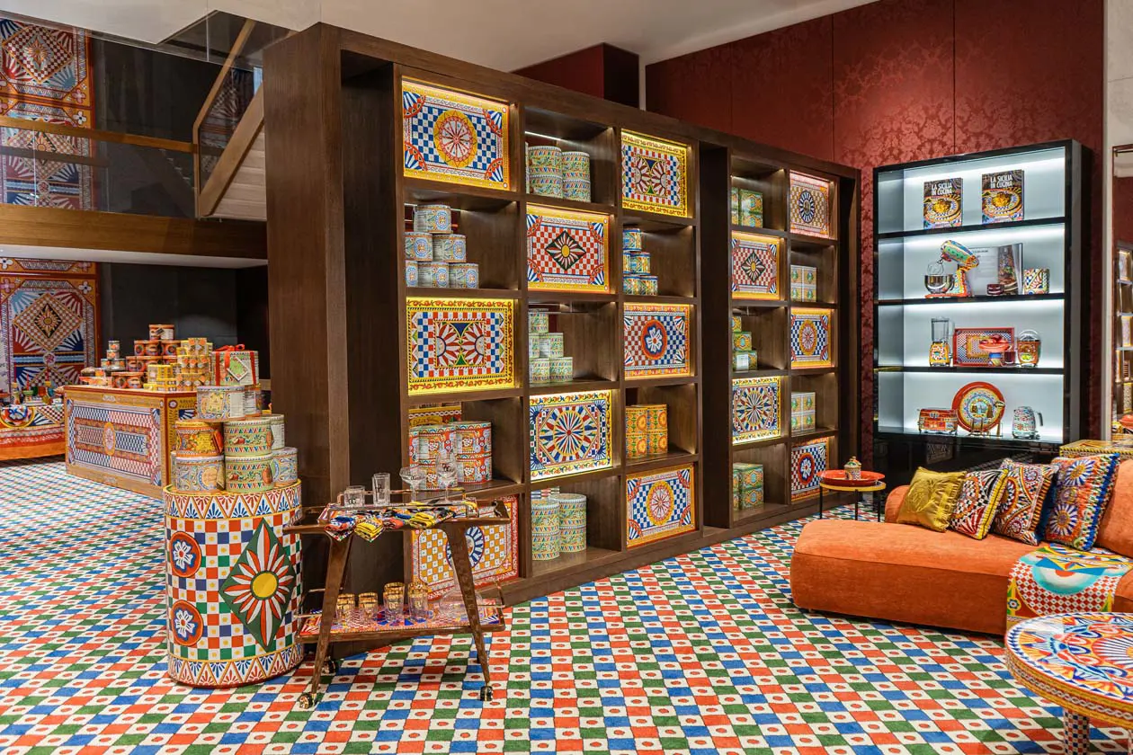 Dolce&Gabbana Holiday Market 2025 presso la boutique in 717 Fifth Avenue a New York, NY Foto: Copyright © Dolce&Gabbana