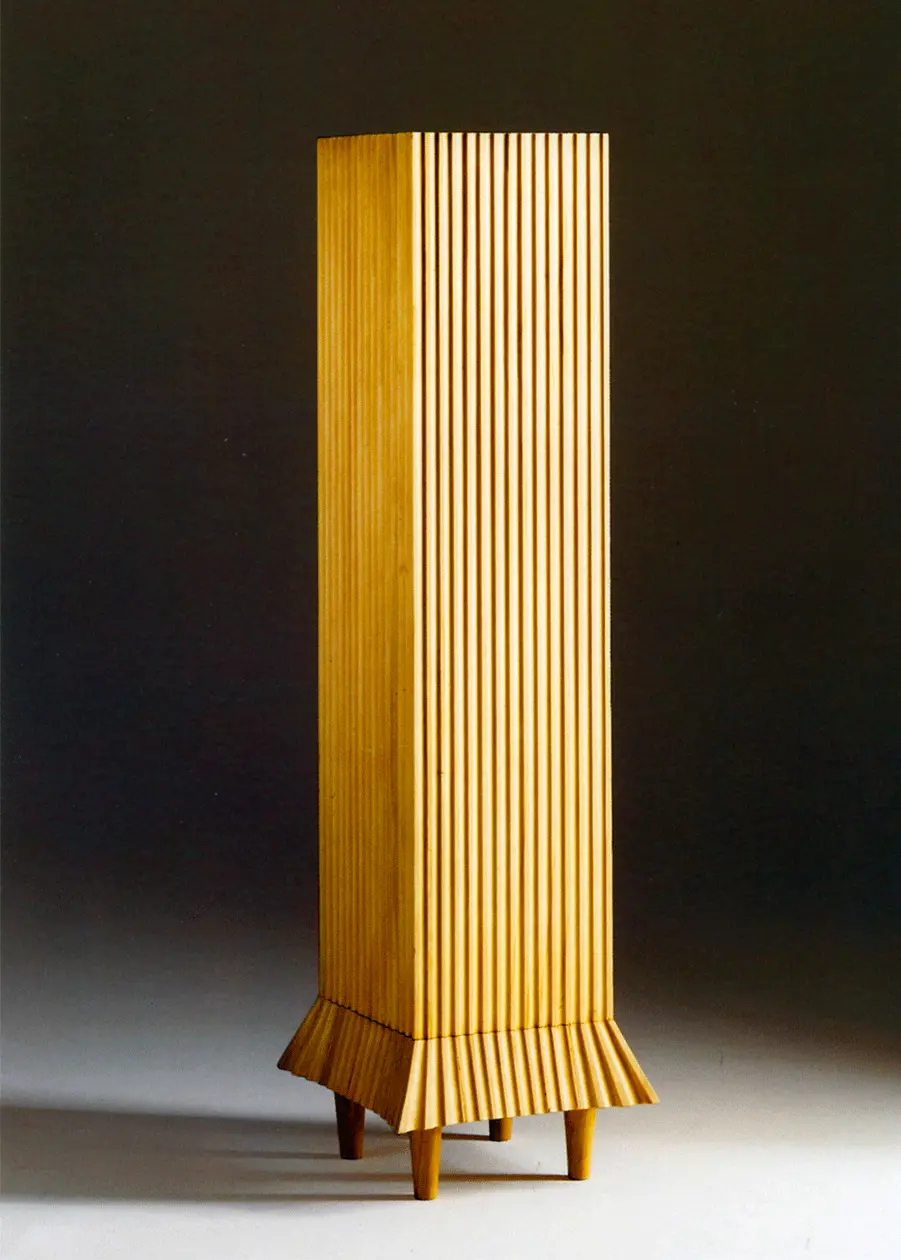 Colonna Plissé - Fratelli Boffi, collezione Plissé, firmata da Ugo La Pietra | Foto: Copyright © Ufficio Stampa R+W