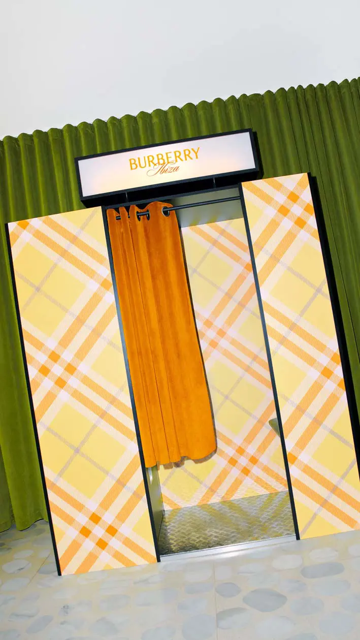 Burberry al The Standard di Ibiza Copyright © The Standard di Ibiza