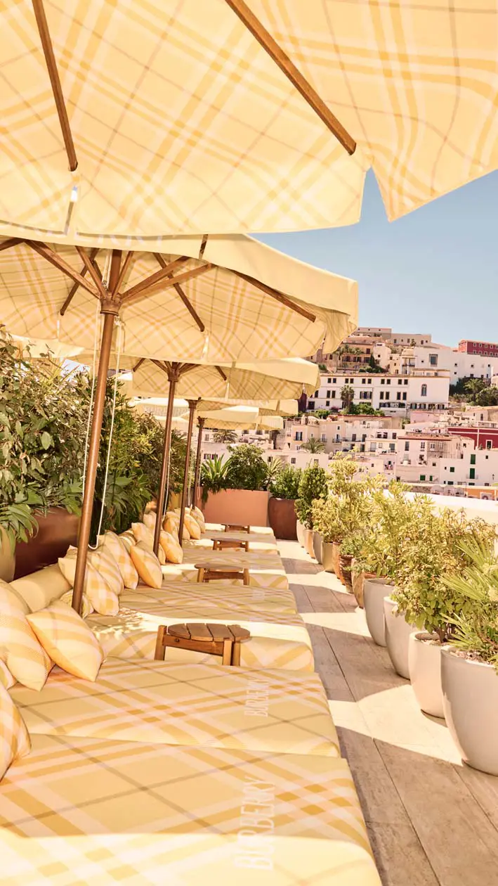 Burberry al The Standard di Ibiza Copyright © The Standard di Ibiza