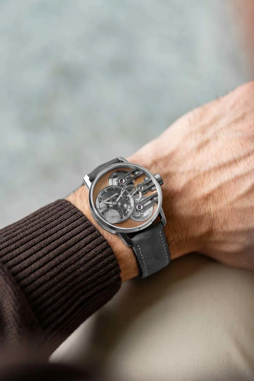 Gravity Equal Force Ultimate Sapphire Salmon di Armin Strom Foto: © Armin Strom