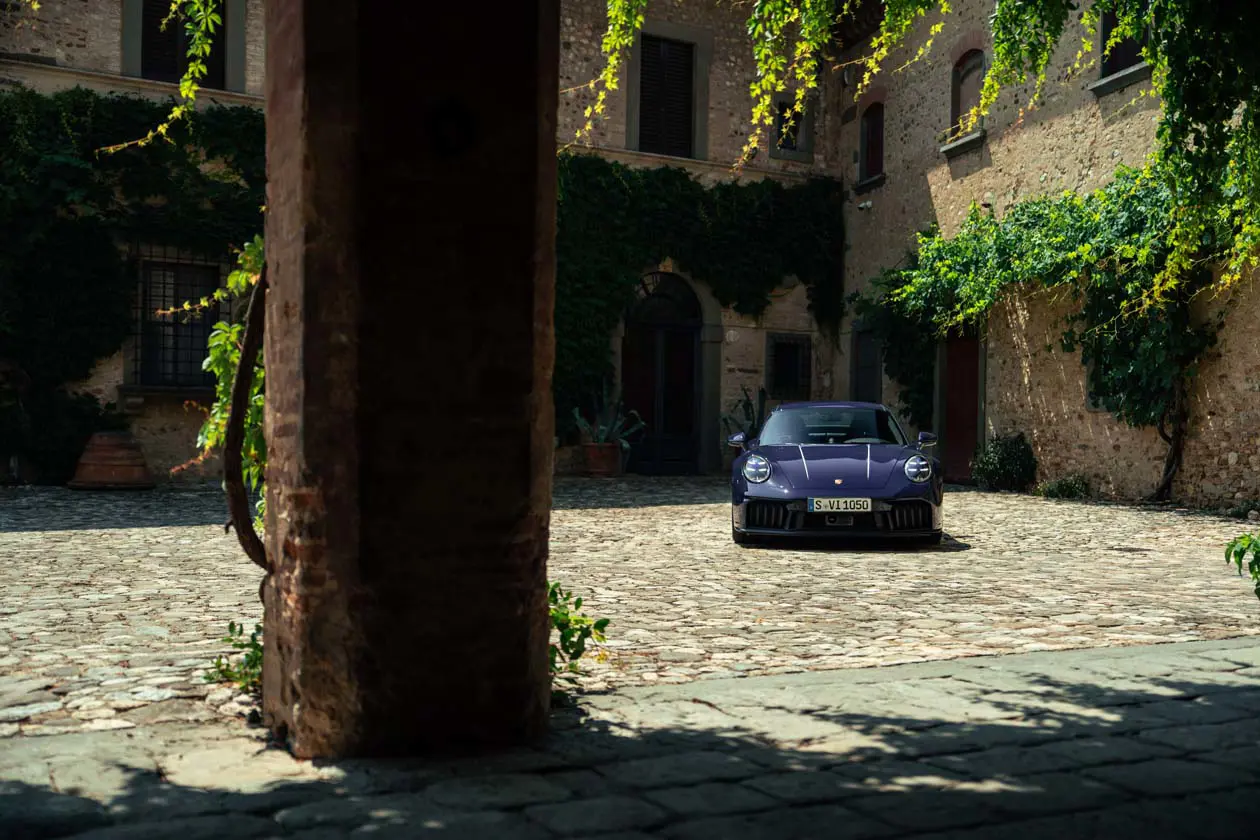 911 Carrera 4 GTS edizione '40 Anni Porsche Italia' Copyright © Dr. Ing. h.c. F. Porsche AG