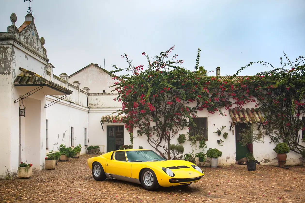 Lamborghini Miura SV