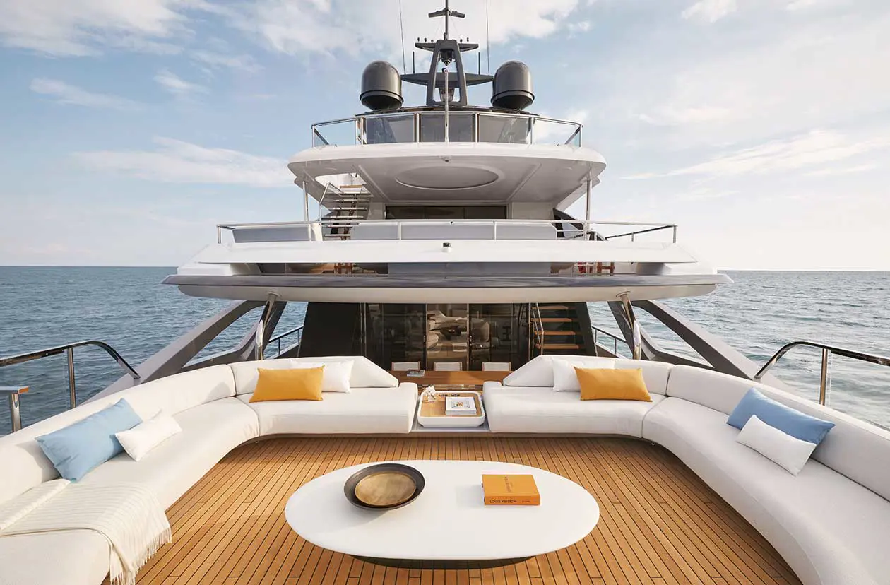 Azimut Grande Trideck, three decks + One