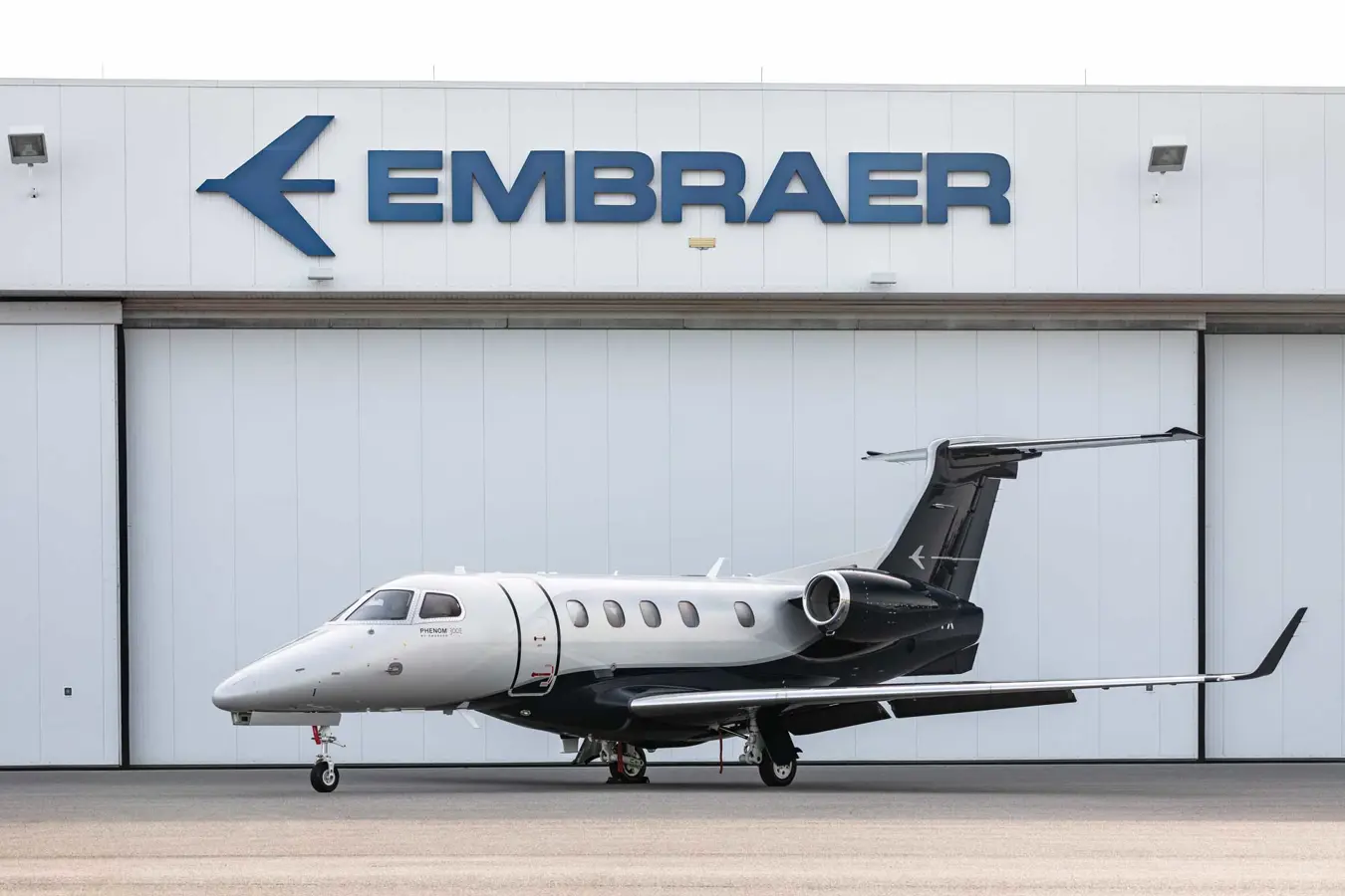 Phenom 300E di Embraer