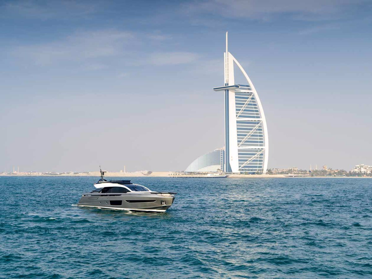 Azimut S10, Dubai International Boat Show 2022