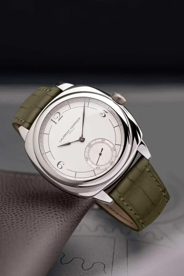 Orologio micro-rotor retro di Laurent Ferrier