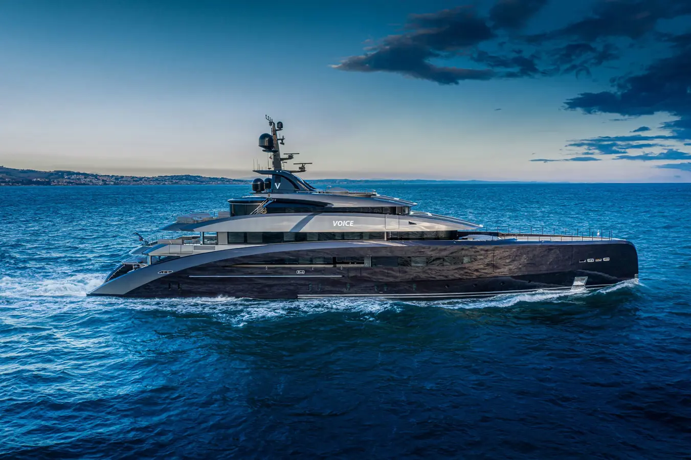 Megayacht M/Y 137 di CRN