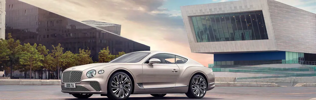 La nuova Bentley Continental GT Mulliner coupé debutta al Salon Privé