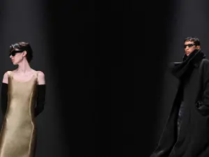 Gli esclusivi occhiali Balenciaga Couture