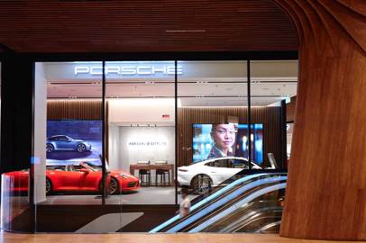 A Milano Porsche@CityLife, il nuovo concept store di Porsche Italia