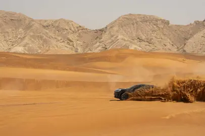 La Cayenne Electric debutta a Dubai