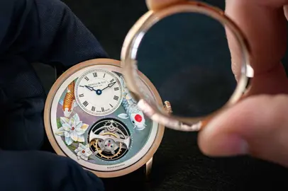 Tourbillon Ultrasottile Koi: un pezzo unico di Arnold & Son