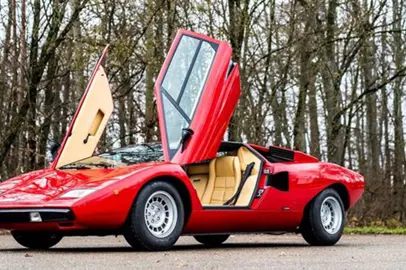 Lamborghini Miura Sv e Countach Lp 400 “Periscopio”: quotazioni record all’asta