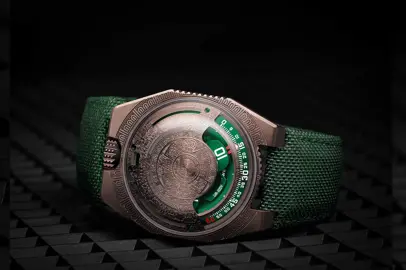 Il segnatempo della linea UR-100V Tempo e Cultura di Urwerk