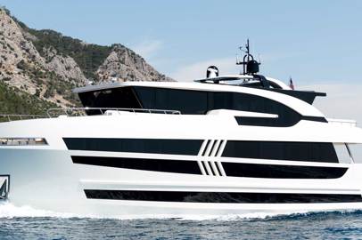Il Lazzara UHV 87 debutta al Cannes Yachting Festival