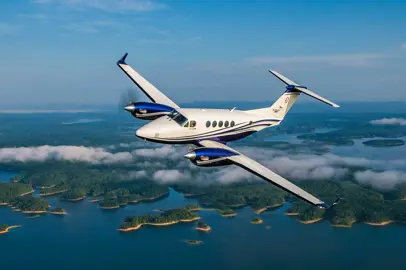 Gli interni del Beechcraft King Air 260 turboprop