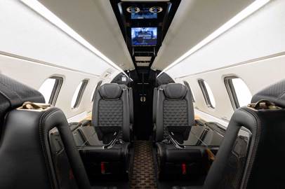 Embraer consegna il primo Phenom 300E con nuovi interni Bossa Nova al co-fondatore di PALS