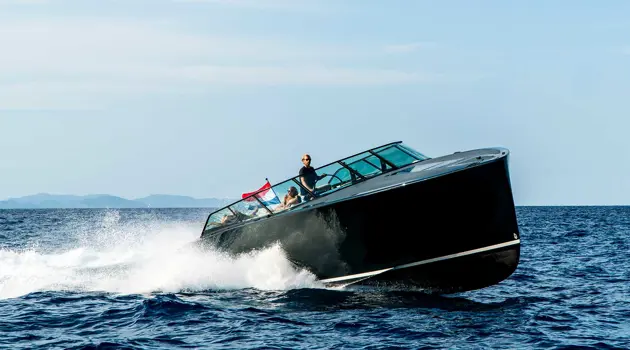 California 52' XT: esclusivo e di classe