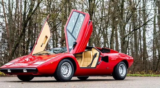 Lamborghini Miura Sv e Countach Lp 400 “Periscopio”: quotazioni record all’asta