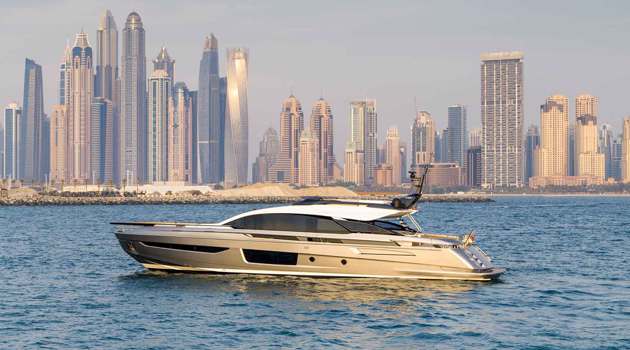 Azimut al Dubai International Boat Show 2022
